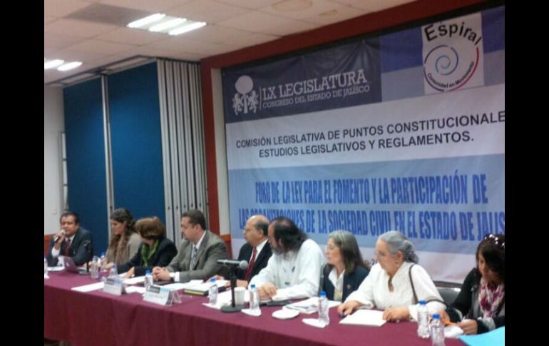 El foro contó con la participación de seis expositores divididos en dos paneles. ESPECIAL /