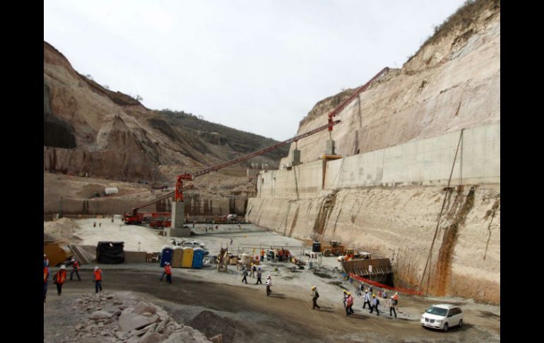 Habitantes de Temacapulín dicen que la construcción de la presa sigue avanzando. ARCHIVO /