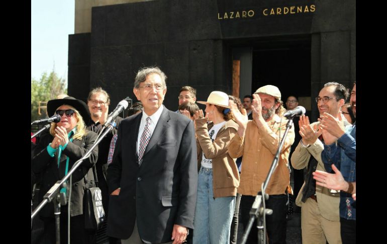 Cuauhtémoc Cárdenas recibe de cinco mil firmas para apoyar la propuesta de la consulta popular respecto a la reforma energética. SUN /