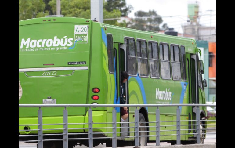 Autoridades señalan que un midibús de una ruta alimentadora del Macrobús fue el causante. ARCHIVO /