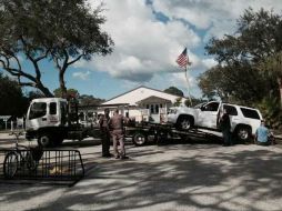 El vehículo llegó hasta un lago adjunto a la casa club. Imagen: bradenton.com. ESPECIAL /