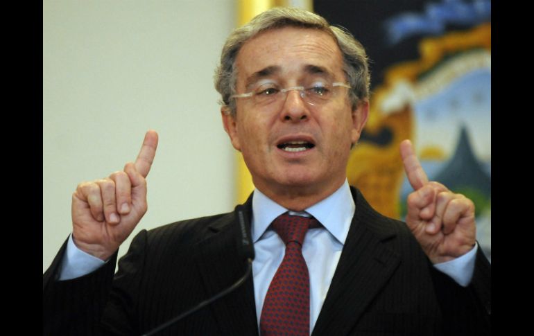 Álvaro Uribe  acusa al gobierno de desorientar a los colombianos haciéndoles creer que todo va bien con el proceso de paz. ARCHIVO /