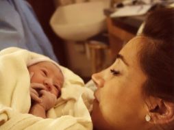 'El día de hoy, una estrella ha nacido. Conozcan a Alena Rose Jonas #babyjonas. Crying', escribe el cantante. ESPECIAL /