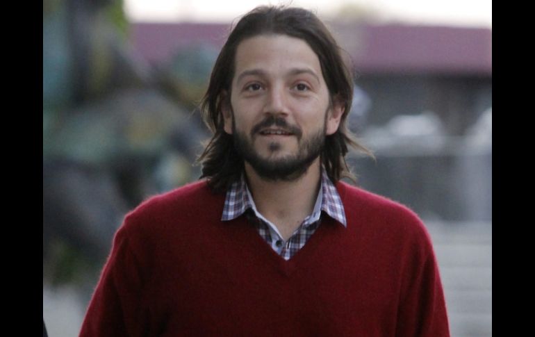 Diego Luna será reconocido por su sobresaliente trabajo como director de la cinta 'Chávez'. ARCHIVO /