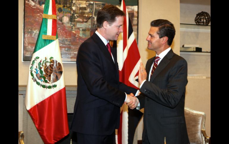 Nicholas Clegg y Peña Nieto revisaron avances en las metas y objetivos que trazaron ambas naciones. NTX /