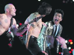 Los Red Hot Chili Peppers se vieron 'obligados' a hacer Playback durante el medio tiempo del Super Bowl. AFP /