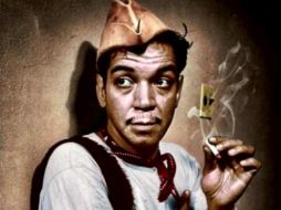 Parte de los objetos que se exhibirán son fotografías, libros, trajes de 'Cantinflas'. ARCHIVO /