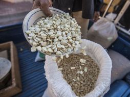 Las cosechas récord de cereales ayudaron que el precio disminuyera hasta 23% con respecto a enero de 2013. ARCHIVO /