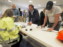 La perezosa expansión laboral podría afectar las esperanzas de que el crecimiento se acelere este año. ARCHIVO /