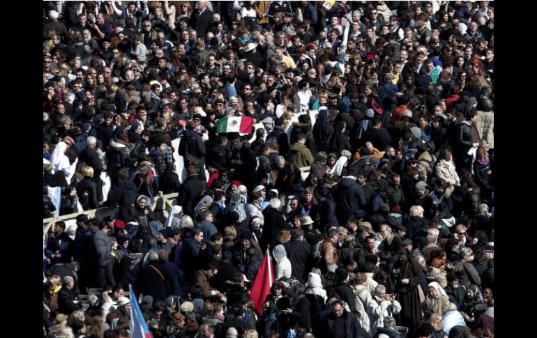 En mayo de 2011 más de 1.5 millones de personas participaron en la beatificación de Karol Wojtyla, presidida por el Papa Benedicto XVI. ARCHIVO /