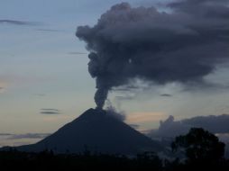 Se prevé que el volcán reduzca su actividad en los próximos días. ARCHIVO /