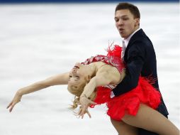 El dúo ruso Ekaterina Bobrova-Dmitri Soloviev competirán en la modalidad de danza artística, en la que dejarían ganar a EU. EFE /