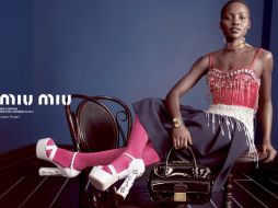 Lupita protagoniza la campaña de la firma italiana 'Miu Miu'. ESPECIAL /