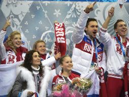 Al final Rusia se llevó el primer oro por equipos de la historia con 75 puntos. AP /