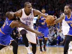 El canastero Kevin Durant (35) es el líder anotador de la temporada. AP /