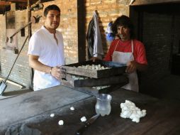 Cabañas vuelve a la vivienda que lo vio nacer y sus padres lo apoyan. AP /