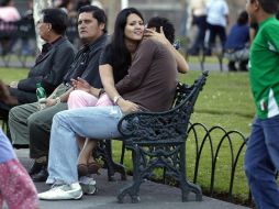 Imagen de una pareja enamorada. ARCHIVO /