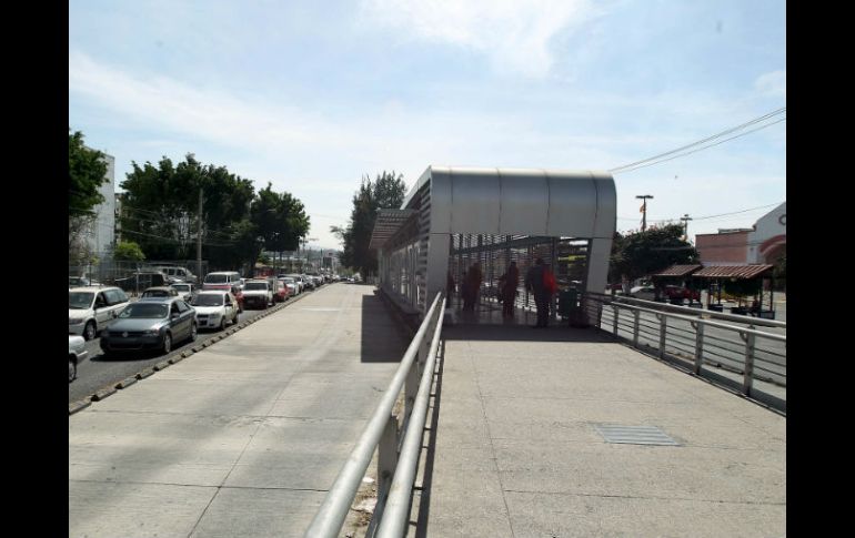 La estación del Macrobús que fue atacada opera con normalidad.  /