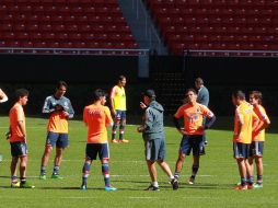 Jugadores del equipo realizan entrenamiento en el Estadio Omnilife.  /