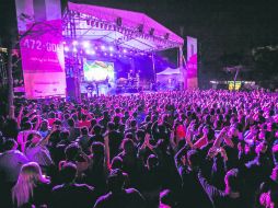 Cientos de tapatíos festejaron el 472 aniversario de la ciudad en un concierto organizado en Plaza Liberación.  /