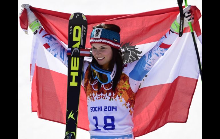 La 'novia' de Austria, Anna Fenninger, gana su primera medalla de oro en los Juegos de Invierno. AFP /