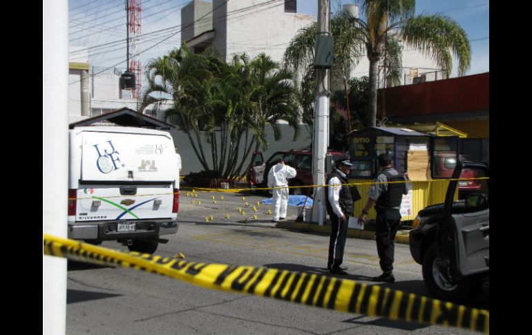 Tras cometer el crimen, el homicida abordó de nueva cuenta la camioneta y huyó junto con sus cómplices.  /