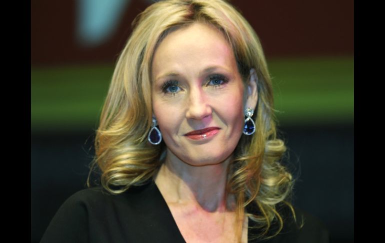'El gusano de seda' es la tercera novela que escribe Rowling para adultos. ARCHIVO /