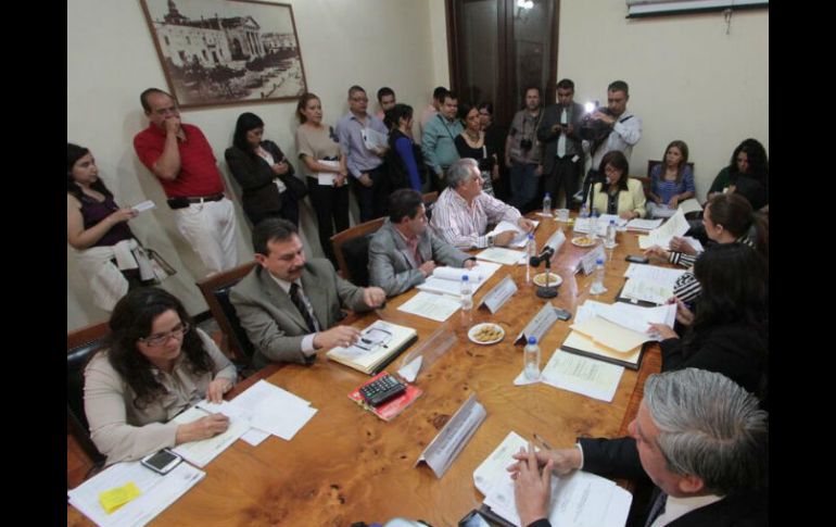 Sesión de la Comisión de Administración. Imagen de @LegislativoJal. ESPECIAL /