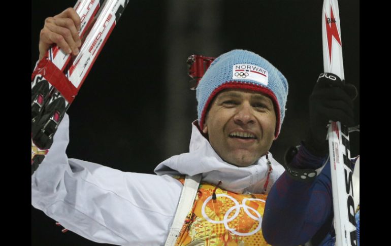Ole Einar Bjoerndalen rompió la marca de su compatriota y esquiadora Björn Daehlie. AFP /