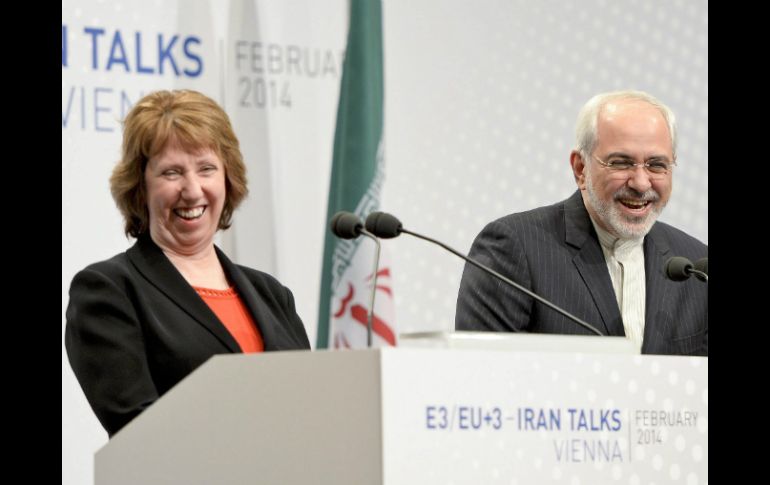 La jefa de la diplomacia europea, Catherine Ashton y el ministro iraní de Asuntos Exteriores, Mohammad Javad Zarif. EFE /