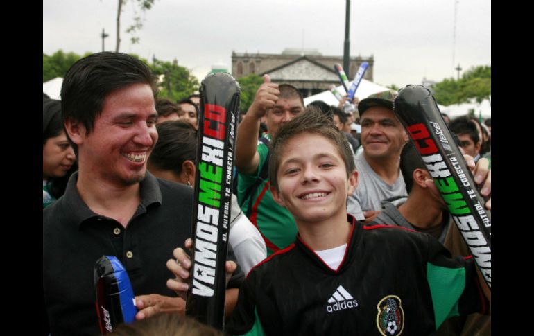 Los aficionados al Tri compraron ya más de 30 mil entradas para la máxima competencia del futbol. ARCHIVO /