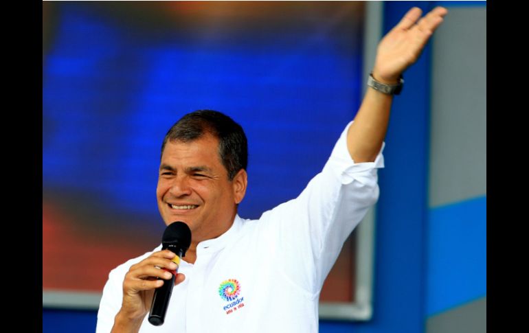 El presidente Rafael Correa, inaugura los comicios con una ceremonia especial. EFE /