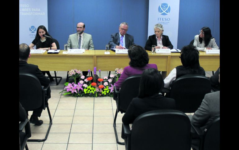 Las autoridades universitarias y las culturales trabajan con un mismo fin.  /