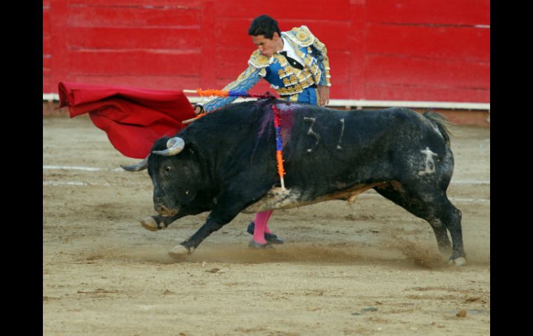 El torero Diego Silveti, reconoció fallas durante su corrida, sin embargo, digo que dio lo mejor en su disciplina. ARCHIVO /