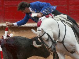 Hermoso de Mendoza tuvo una labor brillante destacando los momentos con Chenel y cambios con las banderillas. NTX /