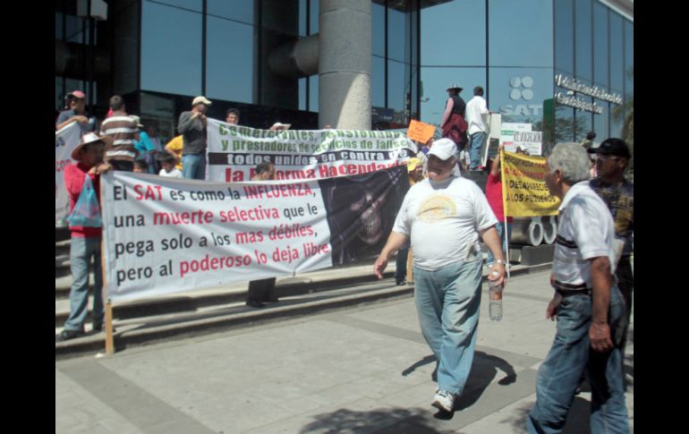 En ocasiones anteriores habrían realizado manifestaciones desde el centro hasta el SAT. ARCHIVO /