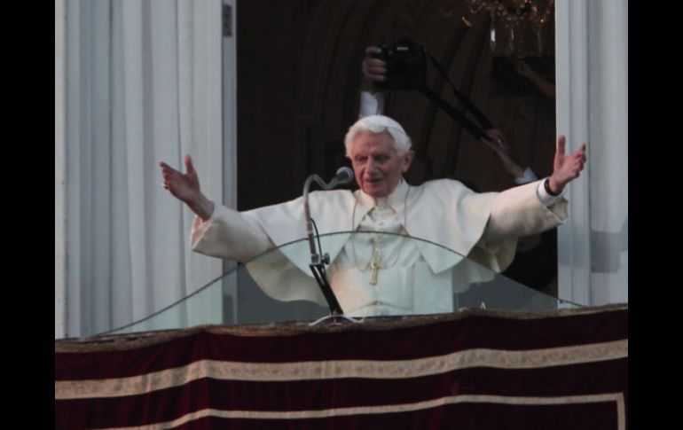 Tras el anuncio de su dimisión, el 11 de febrero de 2013, Joseph Ratzinger se mantuvo en su puesto por 17 días más. ARCHIVO /