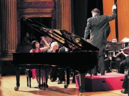 La pianista dejó azorado al público con su participación durante el ''Concierto para Piano No. 1 en Fa sostenido menor op. 1''.  /