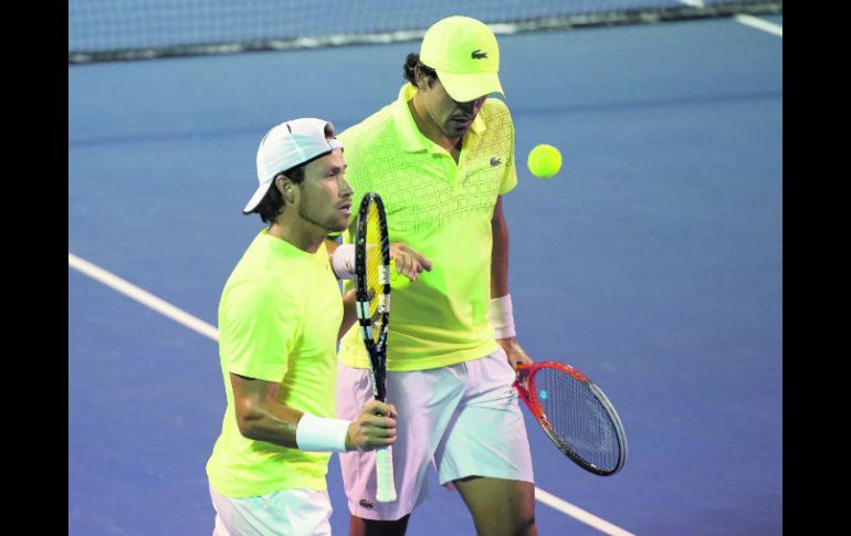 Miguel Angel Reyes Varela (izq) y Cesar Ramirez (der) dieron un gran torneo que les alcanzó para meterse entre los cuatro primeros. MEXSPORT /