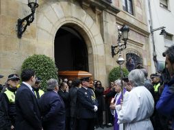 El guitarrista será enterrado en el cementerio antiguo de su localidad natal, junto a sus padres. EFE /