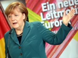 La canciller alemana, Angela Merkel, aboga por resolver la crisis que atraviesa Ucrania por medios pacíficos y diplomáticos. EFE /