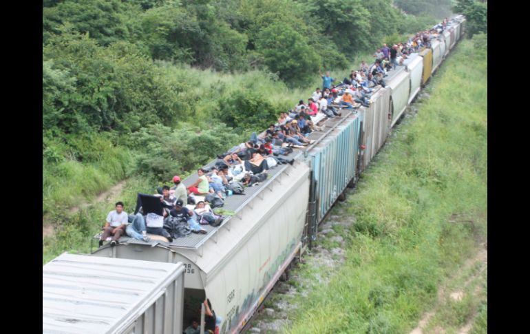 Las personas que arriban por la frontera sur lo hacen dejando de lado su seguridad. ARCHIVO /