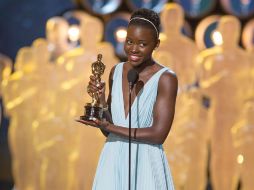 Lupita Nyong´o durante su mensaje luego de ganar el Oscar. EFE /