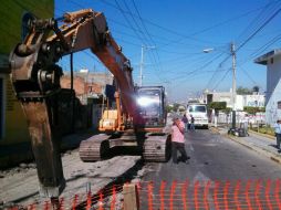 A casi nueve meses de la inundación en la calle Emiliano Zapata, arranca obra para evitar una nueva inundación.  /