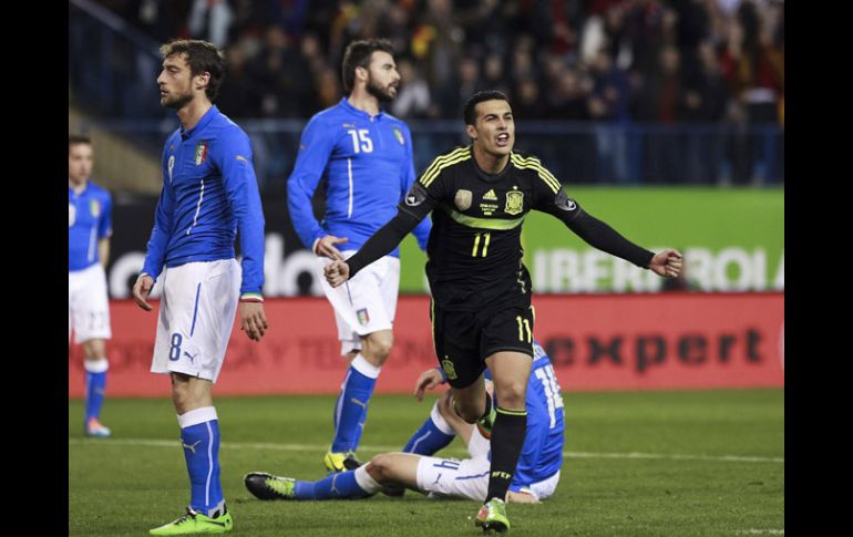 Pedro festeja luego de anotar el gol con el que España vence a Italia. EFE /