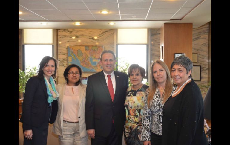 Las premiadas son: Rosario Ibarra, María Guadalupe Blanco, Marián González y Patricia Olamendi. Foto: Facebook.com-mexico.usembassy. ESPECIAL /