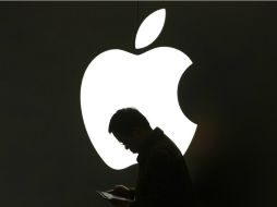 Apple argumenta que Samsung copió su tecnología para sus nuevos productos. ARCHIVO /