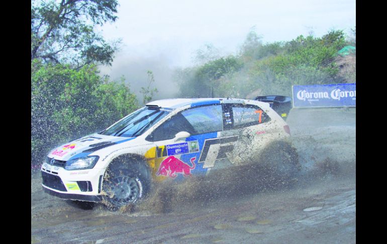 El finlandés Jari-Matti Latvala, del equipo Volkswagen, arriba a la justa mexicana en el primer lugar de la clasificación. MEXSPORT /