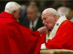 ''Estoy seguro que todavía hoy su bondad me acompaña y su bondad me protege'', asevera Joseph Ratzinger. ARCHIVO /