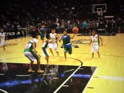 El equipo mexicano tuvo la oportunidad de estar en una duela en EU. Foto: @NBA_Mexico. ESPECIAL /